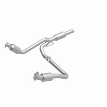 Load image into Gallery viewer, Magnaflow 01-02 Dodge Ram 2500 5.9L Direct Fit Converter - Additional View 6