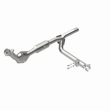 Load image into Gallery viewer, Magnaflow 01-03 Ford F150 XL/XLT V6 4.2L OEM Grade / EPA Compliant Direct-Fit Catalytic Converter - Installation View
