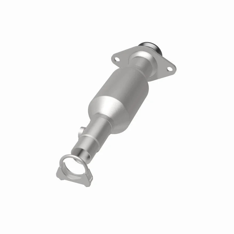 Magnaflow 01-03 Toyota Prius 1.5L OEM Grade Direct-Fit Catalytic Converter - Installation View