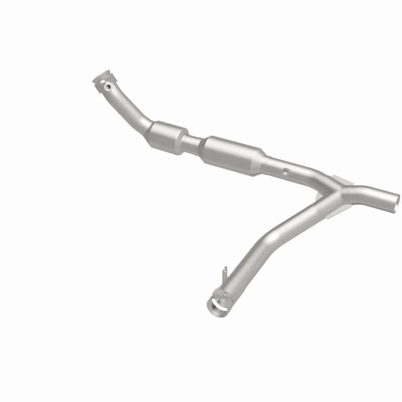 Magnaflow 02-03 Ford F-150 5.4L Direct Fit Converter - Installation View