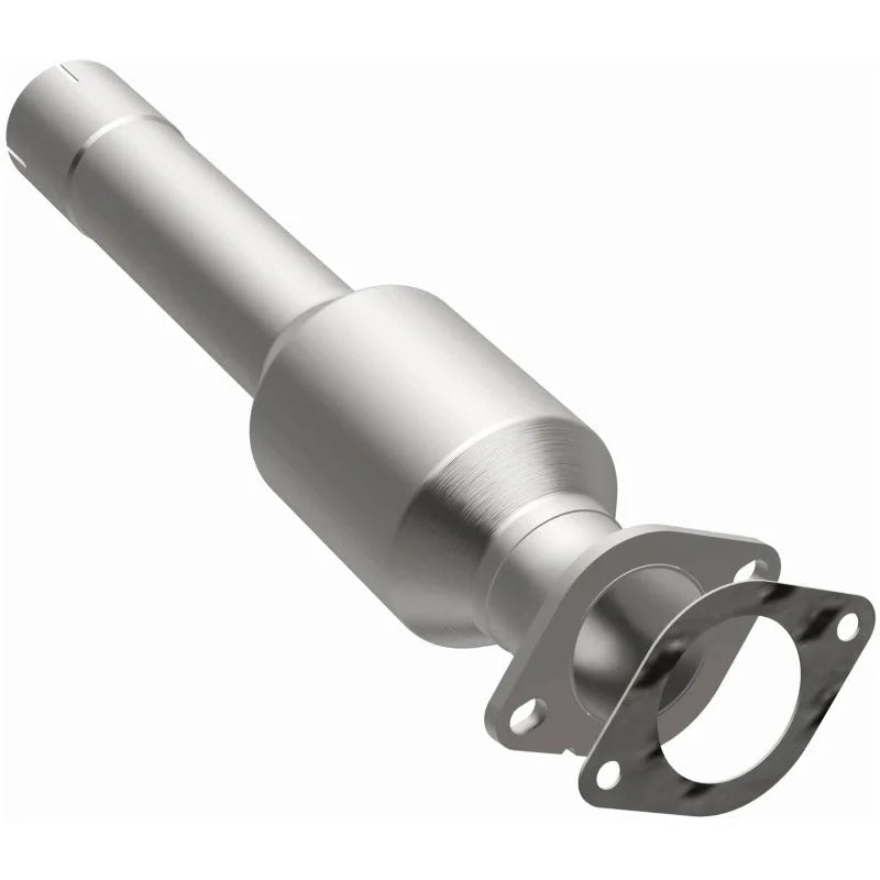 Magnaflow 02-06 Sierra 2500HD 6.0L Direct Fit Converter - Back View