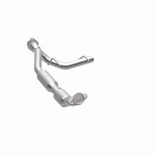 Load image into Gallery viewer, Magnaflow 03-04 Ford Expedition 5.4L Direct Fit Converter - Additional View 6