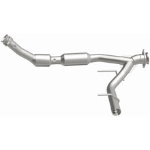 Load image into Gallery viewer, Magnaflow 03-04 Ford Expedition 5.4L Direct Fit Converter - Additional View 8