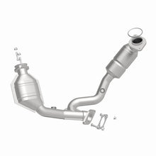 Load image into Gallery viewer, Magnaflow 04-07 Ford Taurus 3.0L Direct Fit Converter - Installation View