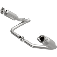 Load image into Gallery viewer, Magnaflow 05-06 Dodge Durango 4.7L Direct Fit Converter - Main Product View