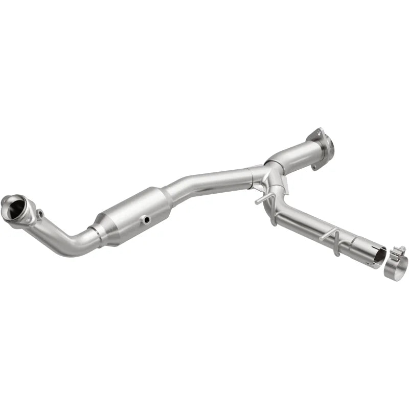 Magnaflow 05-06 Ford Expedition 5.4L Direct Fit Converter - Main Product View