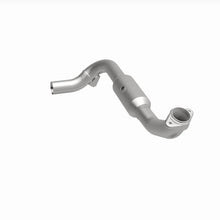 Load image into Gallery viewer, Magnaflow 05-06 Lincoln Navigator 5.4L Direct Fit Catalytic Converter - Passenger Side - Additional View 16