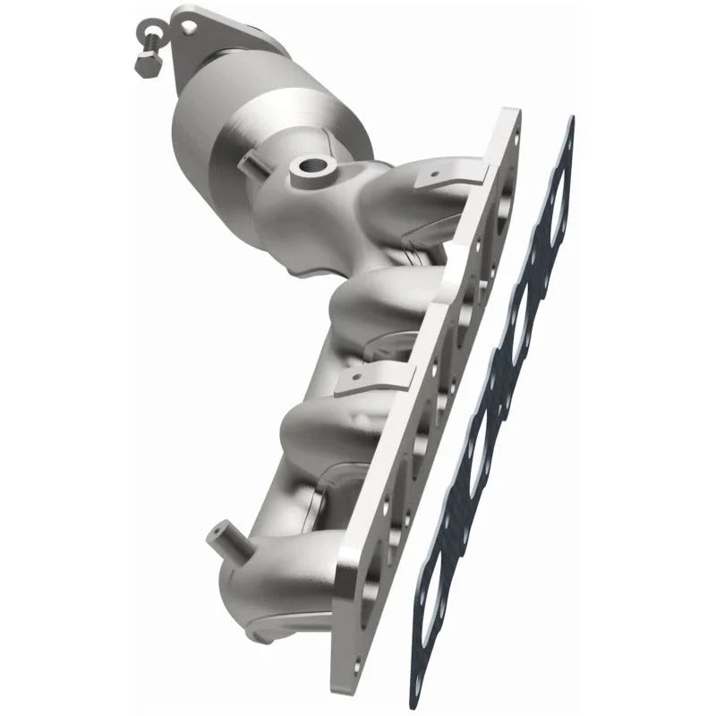 Magnaflow 05-06 Nissan Titan 5.6L Direct Fit Converter - Side View