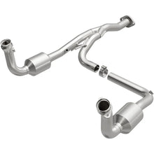 Load image into Gallery viewer, Magnaflow 05-07 Jeep Liberty 3.7L Direct Fit Converter - Main Product View