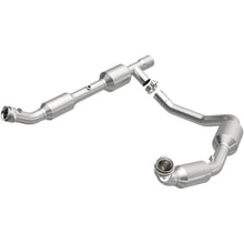 Load image into Gallery viewer, Magnaflow 05-08 Ford E-350 Super Duty 5.4L Direct Fit Converter - Main Product View