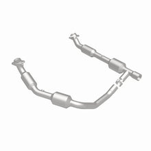 Load image into Gallery viewer, Magnaflow 05-08 Ford E-350 Super Duty 5.4L Direct Fit Converter - Additional View 6