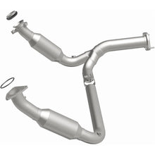 Load image into Gallery viewer, Magnaflow 07-08 Chevrolet Tahoe 5.3L Direct Fit Converter - Additional View 5