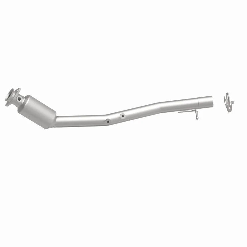 Magnaflow 07-08 Land Rover Range Rover 4.4L Direct Fit Converter - Installation View