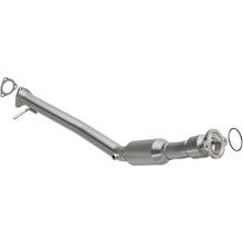 Load image into Gallery viewer, Magnaflow 07-09 Chevrolet Equinox 3.4L Direct Fit Converter - Main Product View