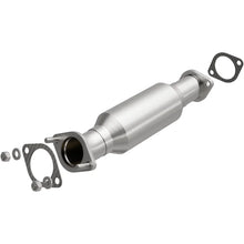 Load image into Gallery viewer, Magnaflow 07-09 Hyundai Santa Fe 3.3L Direct Fit Converter - Main Product View