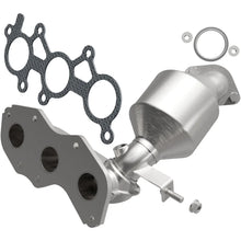 Load image into Gallery viewer, Magnaflow 07-10 Toyota Sienna 3.5L Direct Fit Converter - Main Product View