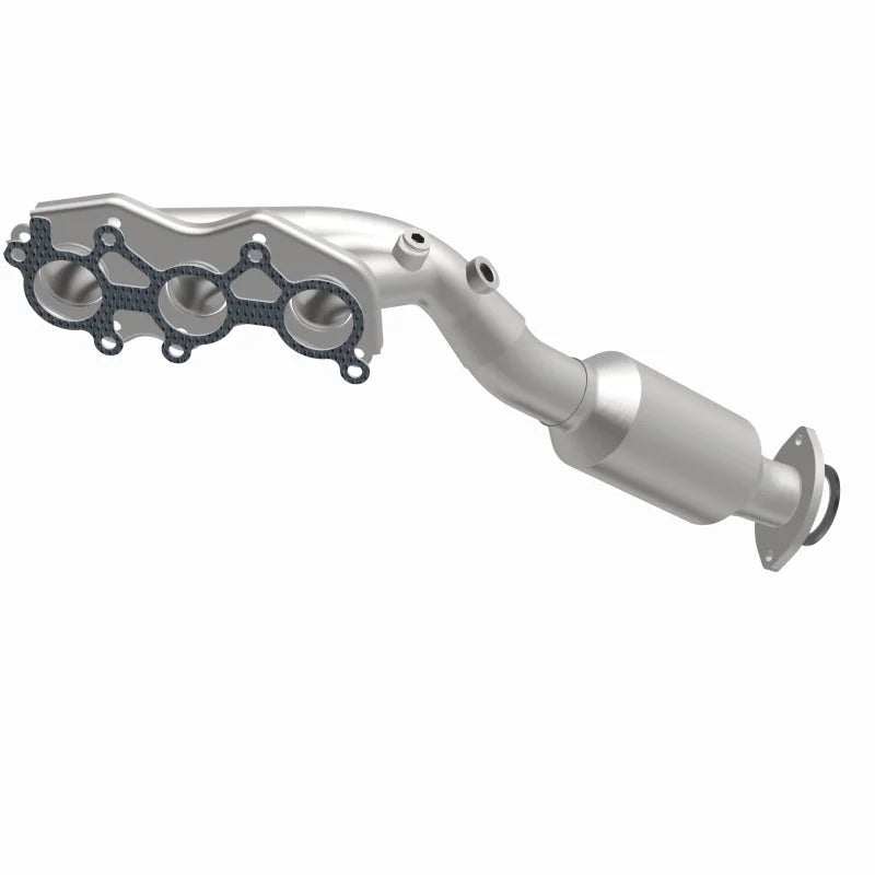 Magnaflow 07-15 Lexus IS350 2.5L Direct Fit Catalytic Converter - Installation View