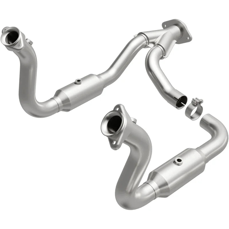 Magnaflow 08-10 Ford F-350 Super Duty 6.8L Direct Fit Converter - Main Product View