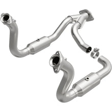 Load image into Gallery viewer, Magnaflow 08-10 Ford F-350 Super Duty 6.8L Direct Fit Converter - Main Product View