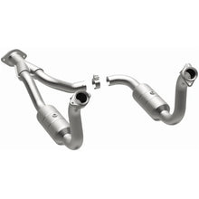 Load image into Gallery viewer, Magnaflow 08-10 Ford F-350 Super Duty 6.8L Direct Fit Converter - Additional View 14