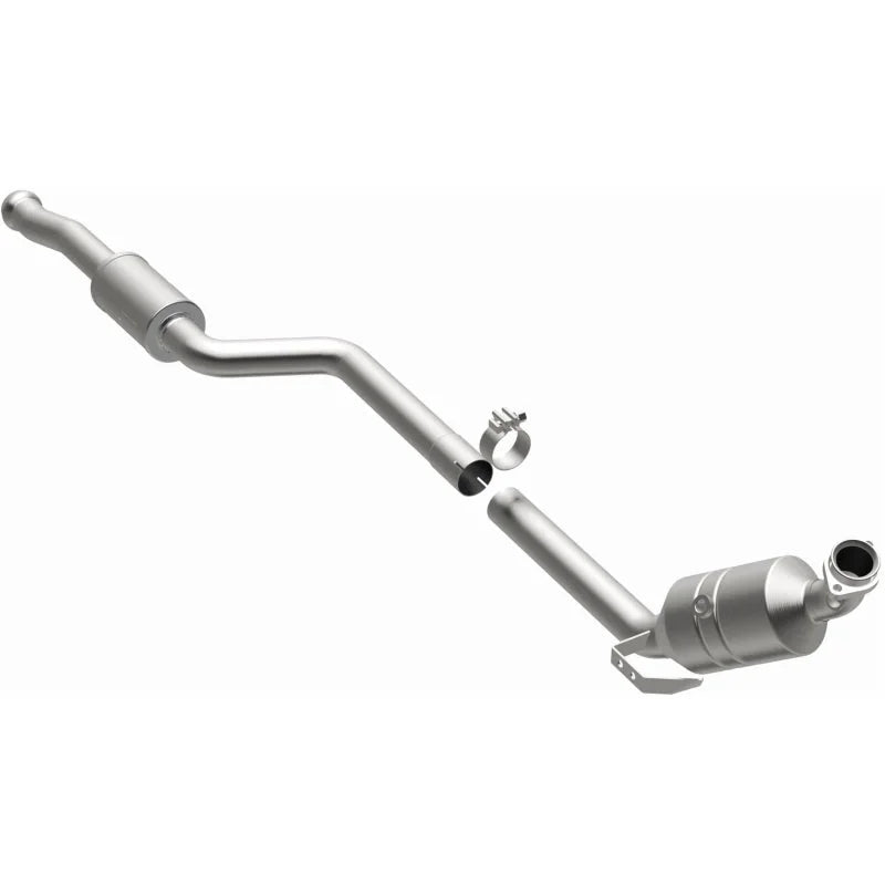 Magnaflow 08-10 Mercedes-Benz C300 3.0L Direct Fit Converter - Back View