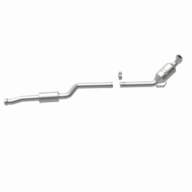Magnaflow 08-10 Mercedes-Benz C300 3.0L Direct Fit Converter - Back View