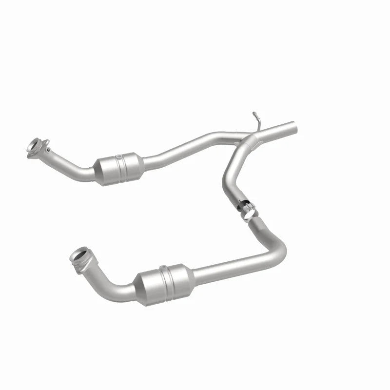 Magnaflow 09-14 Ford E-250 4.6L Direct Fit Converter - Back View
