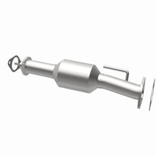 Load image into Gallery viewer, Magnaflow 09-15 Chevrolet Traverse 3.6L Direct Fit Converter - Additional View 8