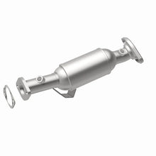 Load image into Gallery viewer, Magnaflow 10-11 Soul 1.6L Underbody Direct Fit Converter - Installation View