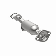 Load image into Gallery viewer, Magnaflow 10-11 Soul 1.6L Underbody Direct Fit Converter - Additional View 8