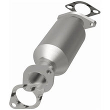 Load image into Gallery viewer, Magnaflow 10-13 Hyundai Santa Fe 2.4L Direct Fit Converter - Additional View 7