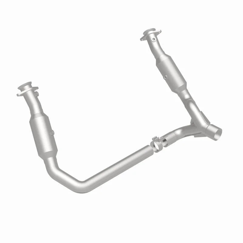 Magnaflow 11-13 Ram 1500 4.7L Direct Fit Converter - Installation View