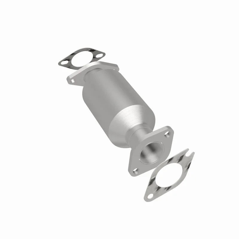 Magnaflow 11-13 Sorento 2.4L Underbody Direct Fit Converter - Back View