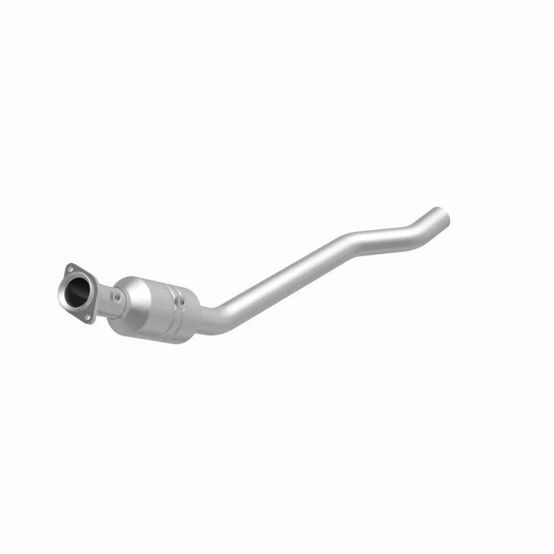 Magnaflow 11-17 Jeep Grand Cherokee 5.7L Direct Fit Converter - Installation View
