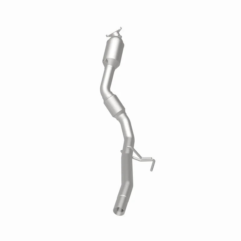 Magnaflow 11-17 Volkswagen Touareg 3.6L Direct Fit Converter - Installation View