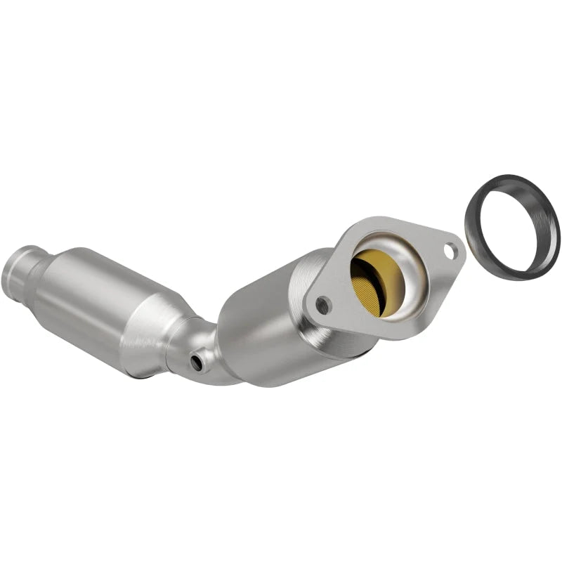 Magnaflow 12-15 Prius V L4 1.8 OEM Underbody Direct Fit Converter - Main Product View