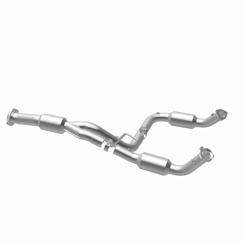 Magnaflow 12-17 Chevrolet Express 3500 6.0L Direct Fit Converter - Back View