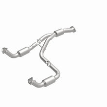 Load image into Gallery viewer, Magnaflow 12-17 Chevrolet Express 3500 6.0L Direct Fit Converter - Additional View 11