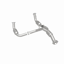 Load image into Gallery viewer, Magnaflow 12-17 Chevrolet Express 3500 6.0L Direct Fit Converter - Additional View 16
