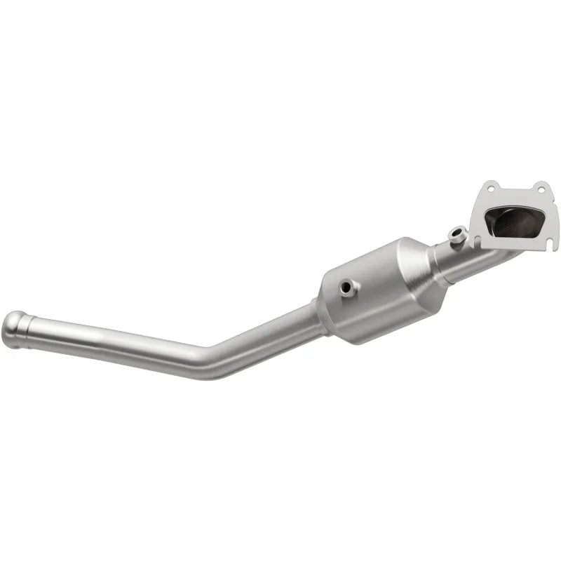 Magnaflow 13-15 Dodge Durango V6 3.6L OEM Grade / EPA Compliant Direct-Fit Catalytic Converter - Main Product View