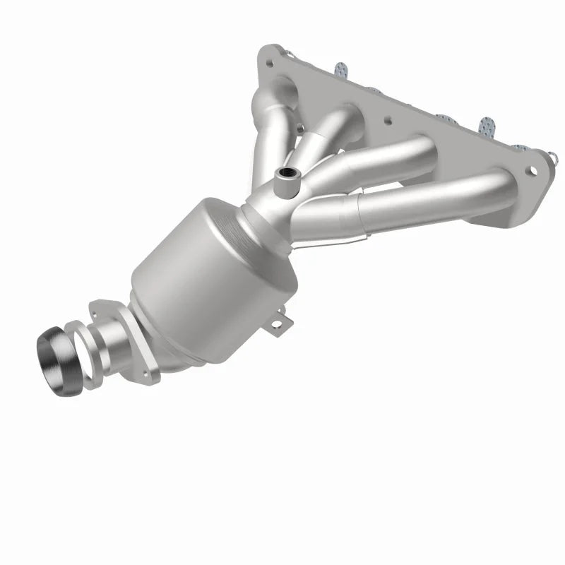 Magnaflow 13-17 Nissan Sentra 1.8L Direct-Fit Catalytic Converter - Back View