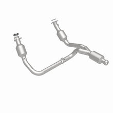 Load image into Gallery viewer, Magnaflow 14-15 Chevrolet Silverado 1500 5.3L Direct-Fit Catalytic Converter - Side View