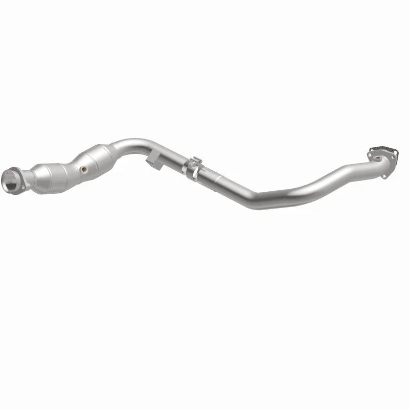 Magnaflow 14-16 LR4 V6 3 OEM Underbody Direct Fit Converter - Installation View