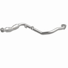 Load image into Gallery viewer, Magnaflow 14-16 LR4 V6 3 OEM Underbody Direct Fit Converter - Installation View