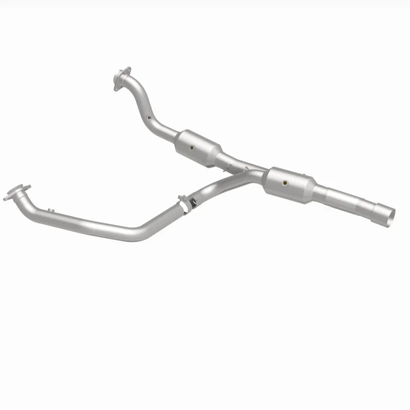 Magnaflow 14-18 2500 V8 6.4 OEM Underbody Direct Fit Converter - Side View