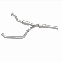 Load image into Gallery viewer, Magnaflow 14-18 2500 V8 6.4 OEM Underbody Direct Fit Converter - Installation View