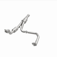 Load image into Gallery viewer, Magnaflow 14-18 2500 V8 6.4 OEM Underbody Direct Fit Converter - Additional View 7