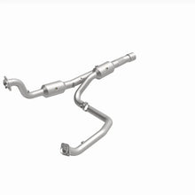 Load image into Gallery viewer, Magnaflow 14-18 2500 V8 6.4 OEM Underbody Direct Fit Converter - Additional View 10