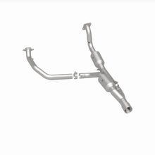 Load image into Gallery viewer, Magnaflow 14-18 2500 V8 6.4 OEM Underbody Direct Fit Converter - Additional View 12