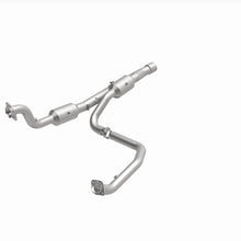 Load image into Gallery viewer, Magnaflow 14-18 2500 V8 6.4 OEM Underbody Direct Fit Converter - Additional View 15